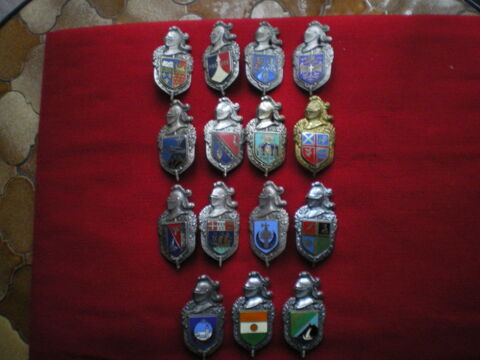 Insigne de Gendarmerie - Un ensemble de 15 pices. 30 Caen (14)
