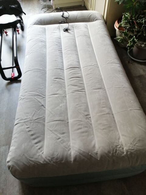 Matelas pneumatique 30 Saint-Raphaël (83)