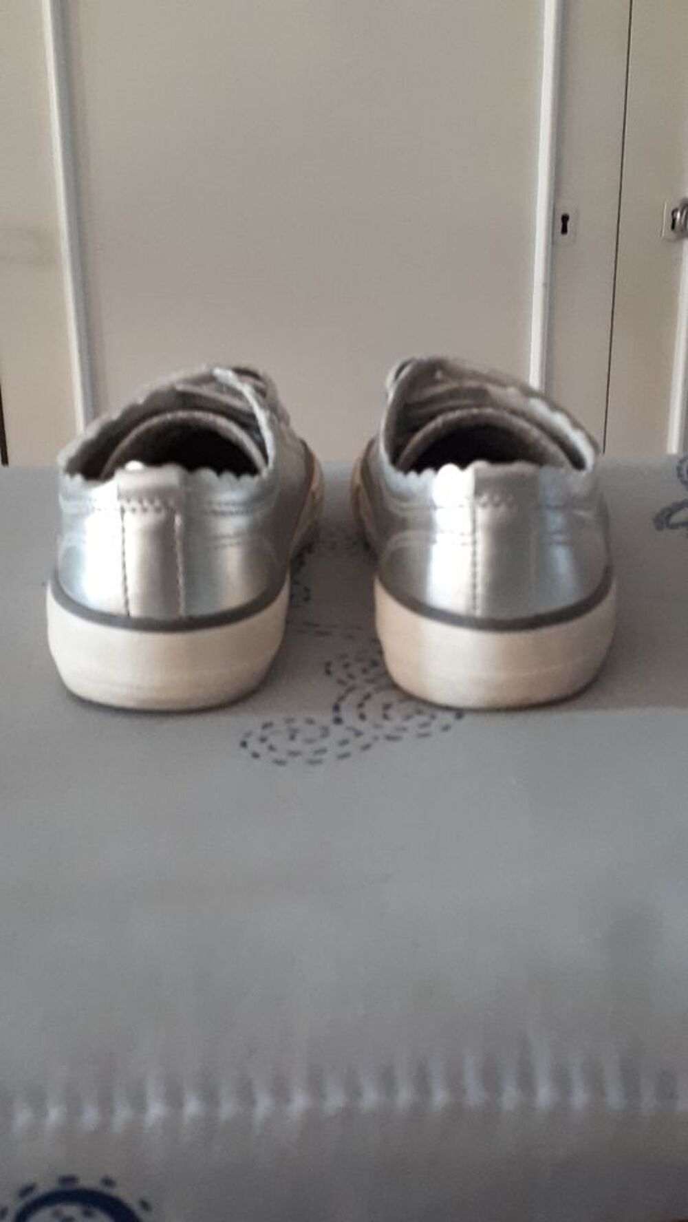 Baskets argent&eacute; NEXT en TBE - 29 Chaussures enfants