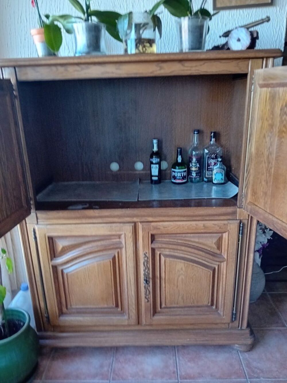 SALLE A MANGER EN CHENE MASSIF 300� Meubles