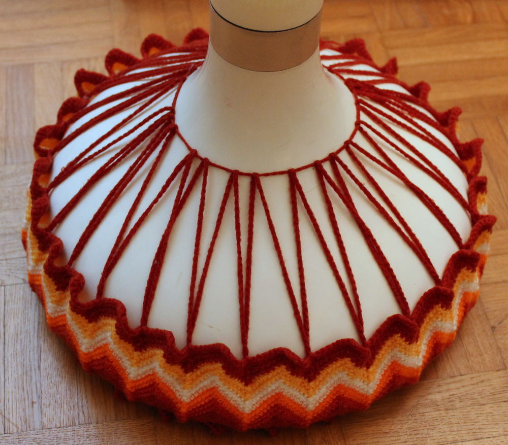 Housses de coussins tricot&eacute;s main vintage 70 fleurs pop D�coration