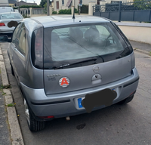 Corsa 1.2 16V Essentia 2003 occasion 95190 Goussainville