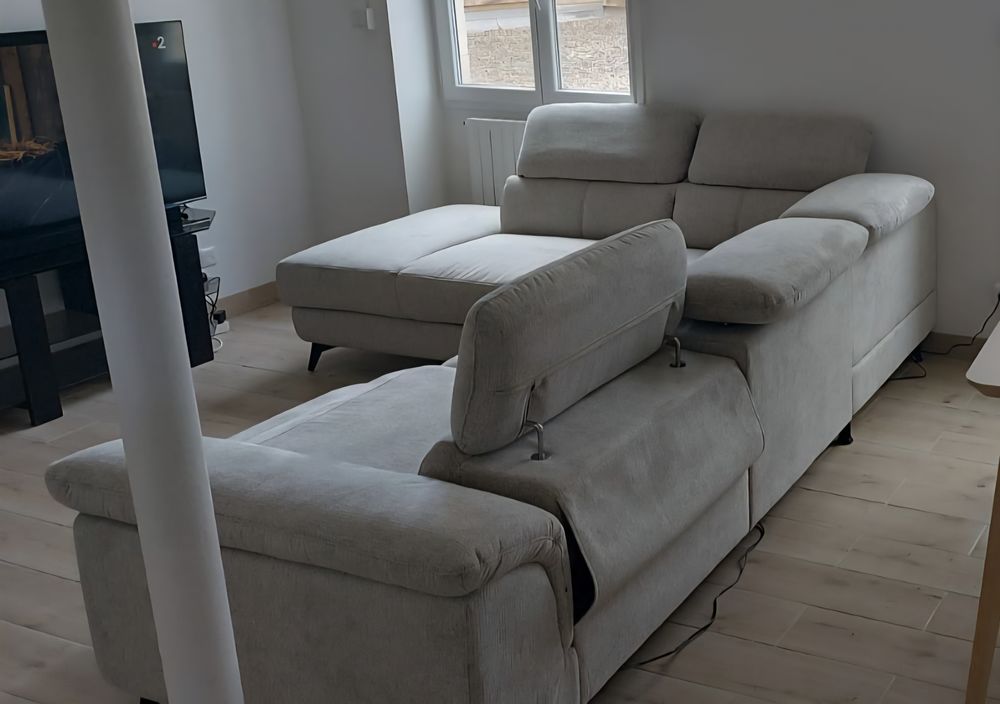 Canap&eacute; d'angle CONFORAMA couleur sable 4 places. Meubles
