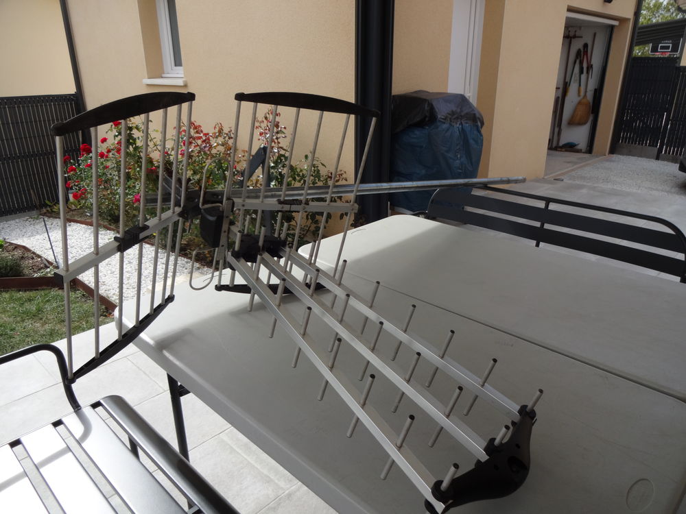 Antenne T&eacute;l&eacute; avec tube 2 m t&eacute;l&eacute;phoner au 0627473514 Bricolage