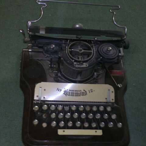 Rare machine à écrire Hammond N°12 530 La Côte-Saint-André (38)
