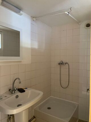  Appartement à louer 1 pièce 45 m²