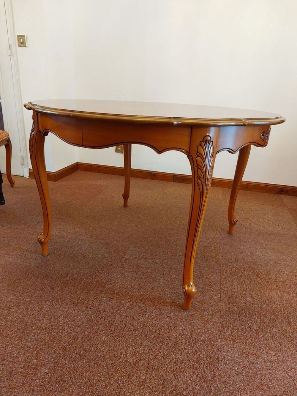 TABLE RONDE Meubles