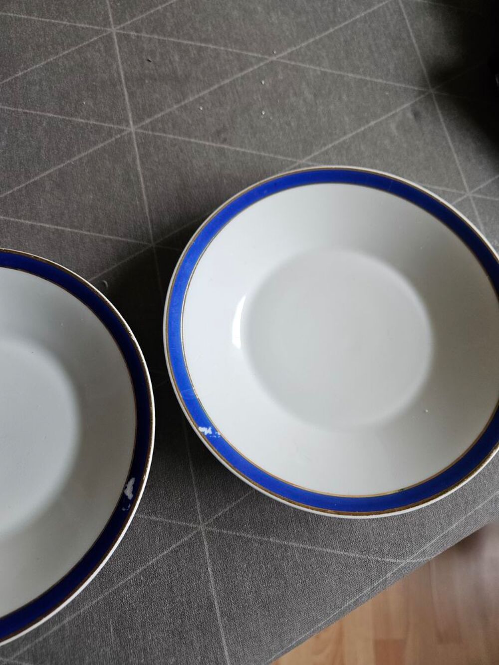 6 sous tasses porcelaine Unionk dont 2 avec d&eacute;faut Cuisine