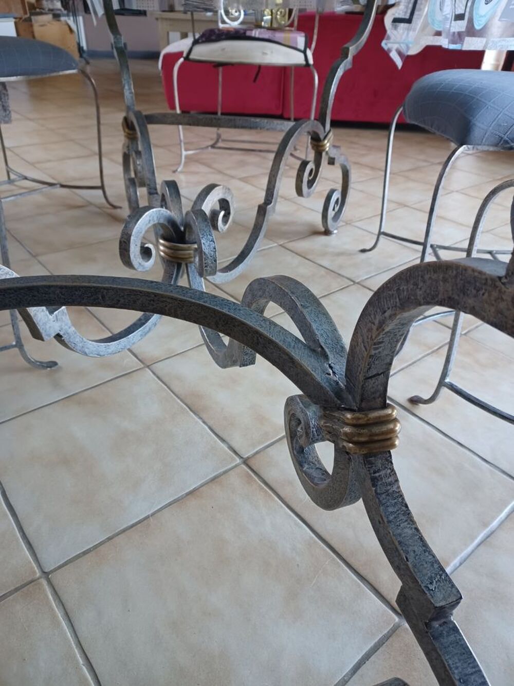 TABLE A MANGER Meubles