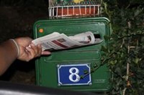   Recherche un emploi porteur de presse. 