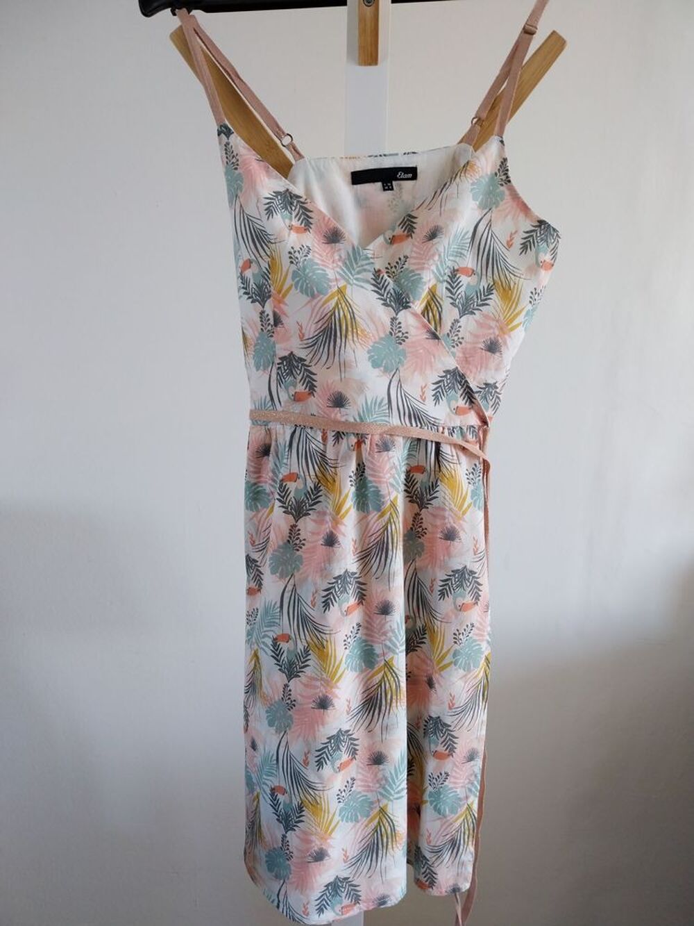 robe T 36 marque ETAM 8€ Vêtements