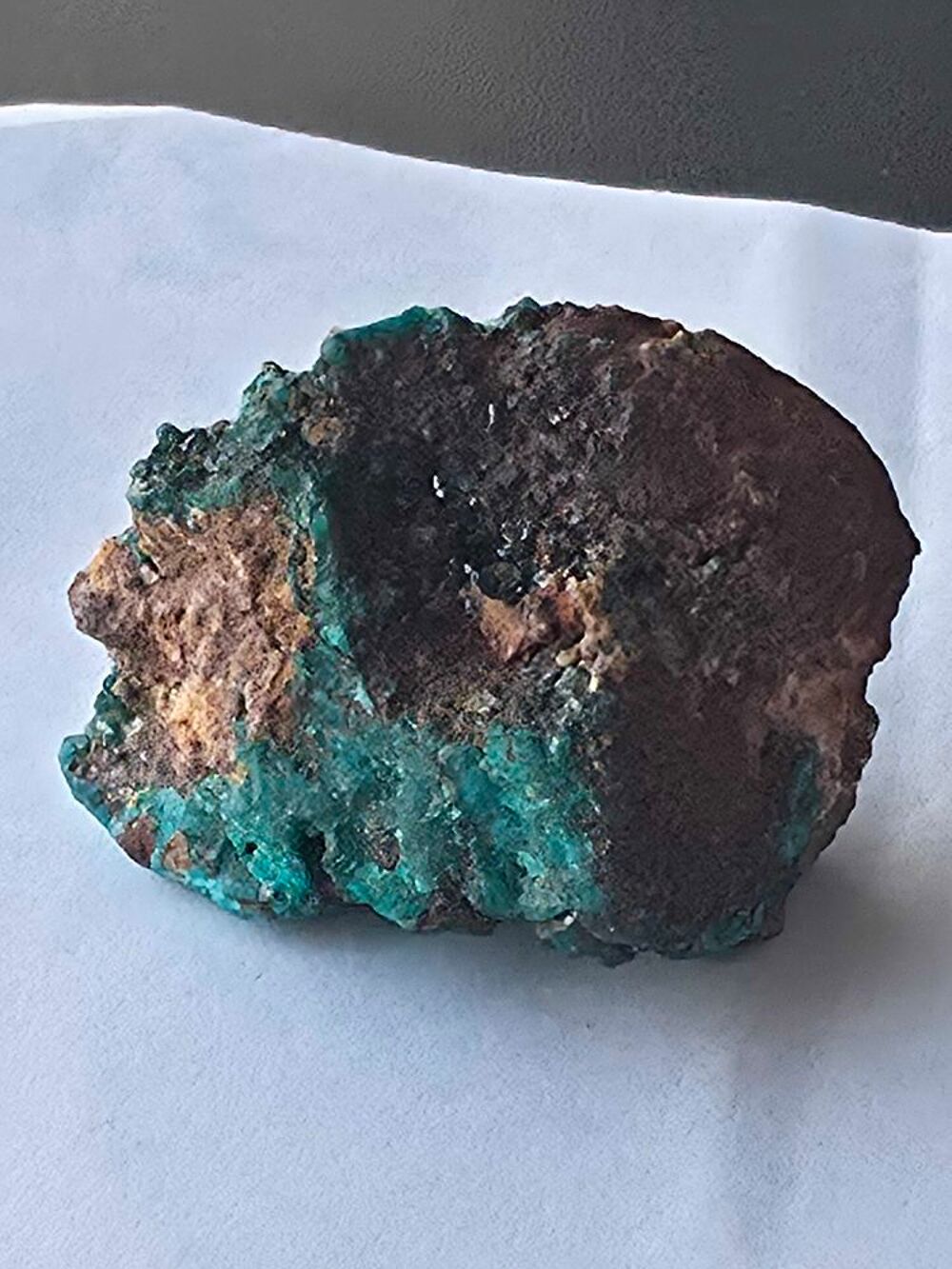 Superbe Dioptase-Cristaux Vert Emeraude Intenses-Katanga RDC-35g 