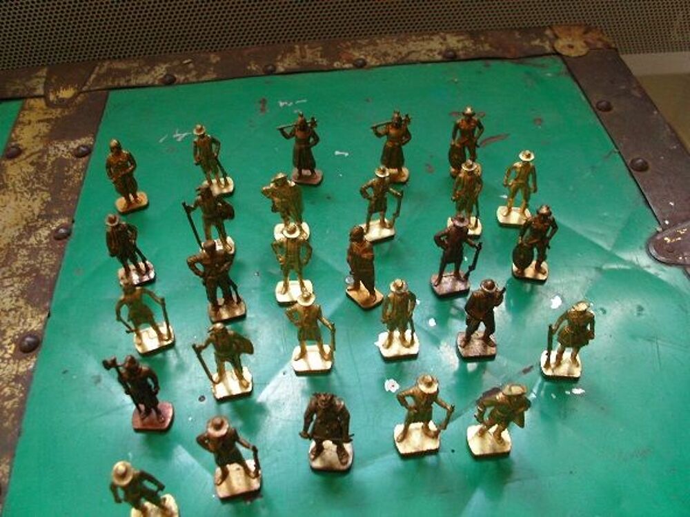Lot de 29 figurine en m&eacute;tal KINDER COLLECTION ANNEE 1990 