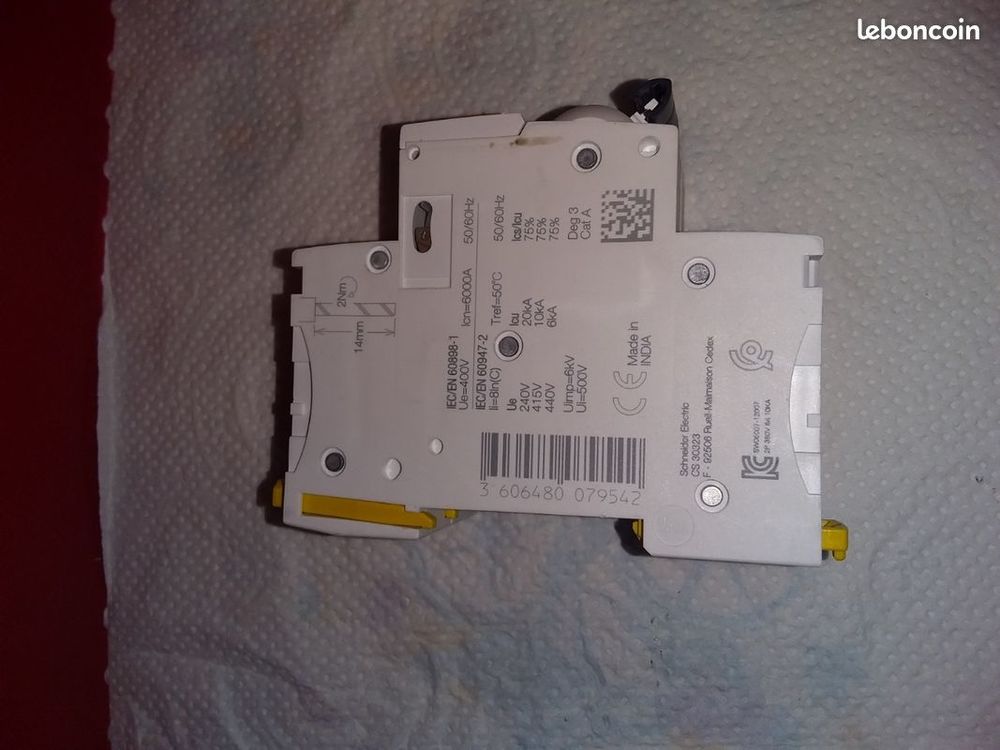 Schneider - Disjoncteur, Acti9 iC60N, 2P, 6 A, courbe C, Bricolage