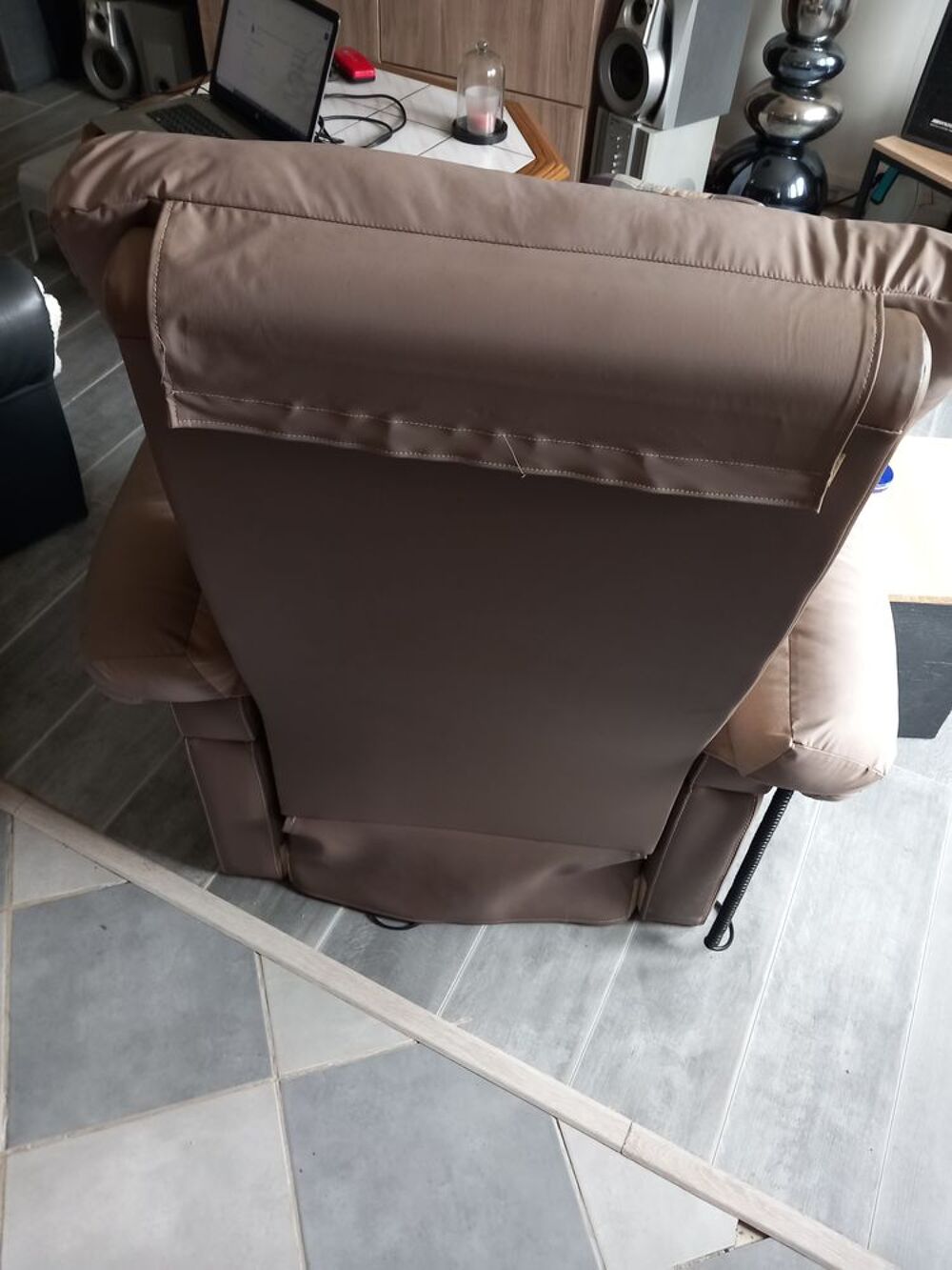 Fauteuil relaxant &eacute;lectrique en cuir Meubles