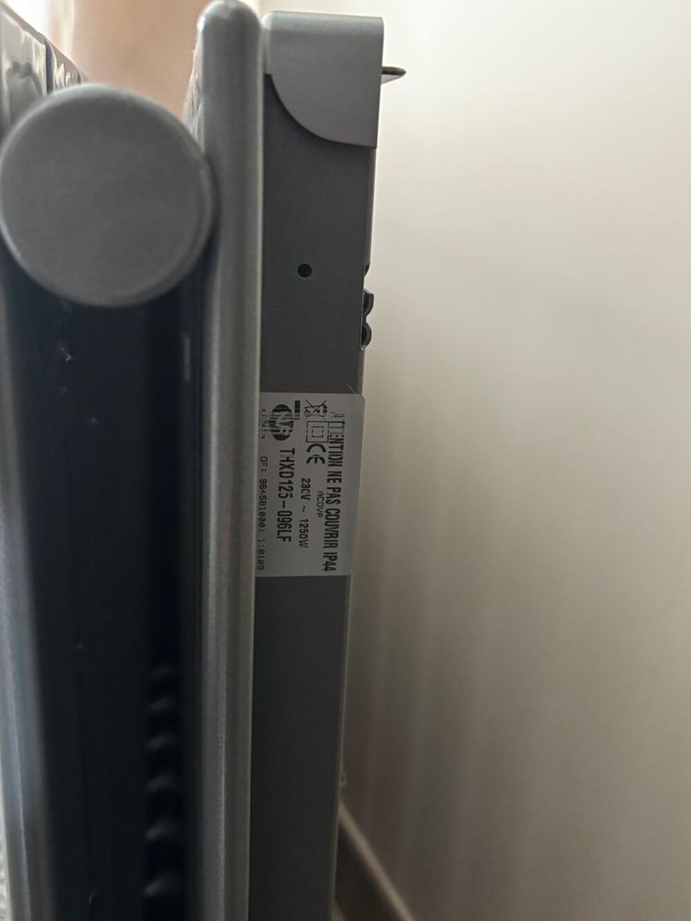 Radiateur Acova FASSANE PREMIUM Horizontal 1250 W (r&eacute;f THXD1 Bricolage