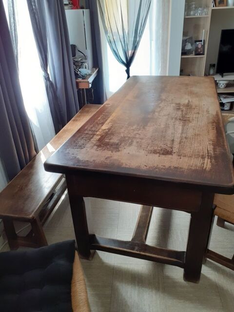 table +4 chaises +banc 300 Clermont-Ferrand (63)