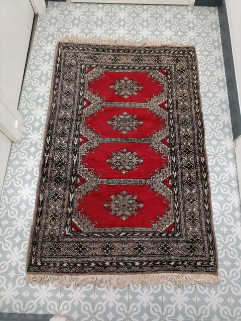 1 grand tapis fait main en tr�s bon �tat 60 Seynod (74)