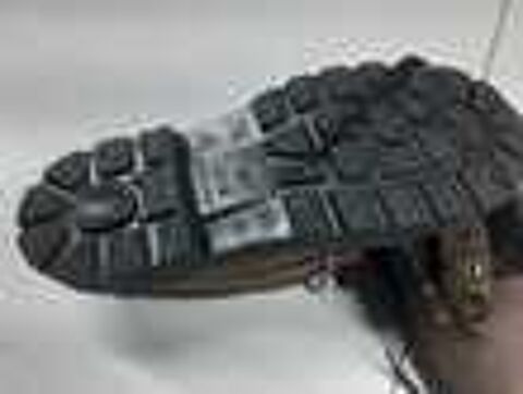 PAIRE DE CHAUSSURE DE S&Eacute;CURIT&Eacute; MTS T44 NEUVE Chaussures