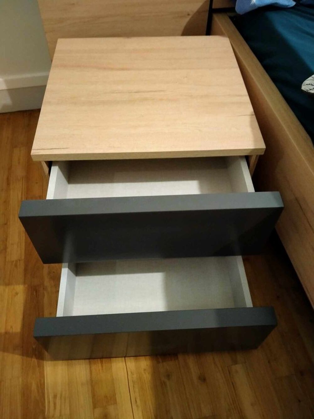 Lit 160x200 Mobilier de France avec LED + Chevets - Tr&egrave;s bon Meubles