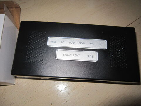 Radio r�veil de couleur noire 10 Brignais (69)