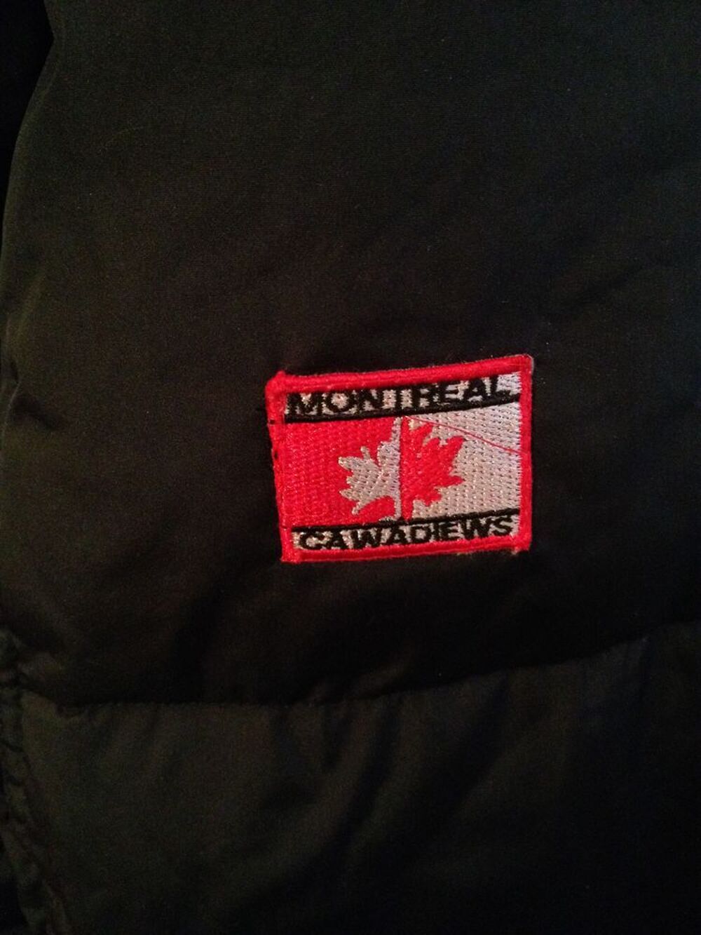 ANORAK de MONTREAL.CANADA. Vêtements