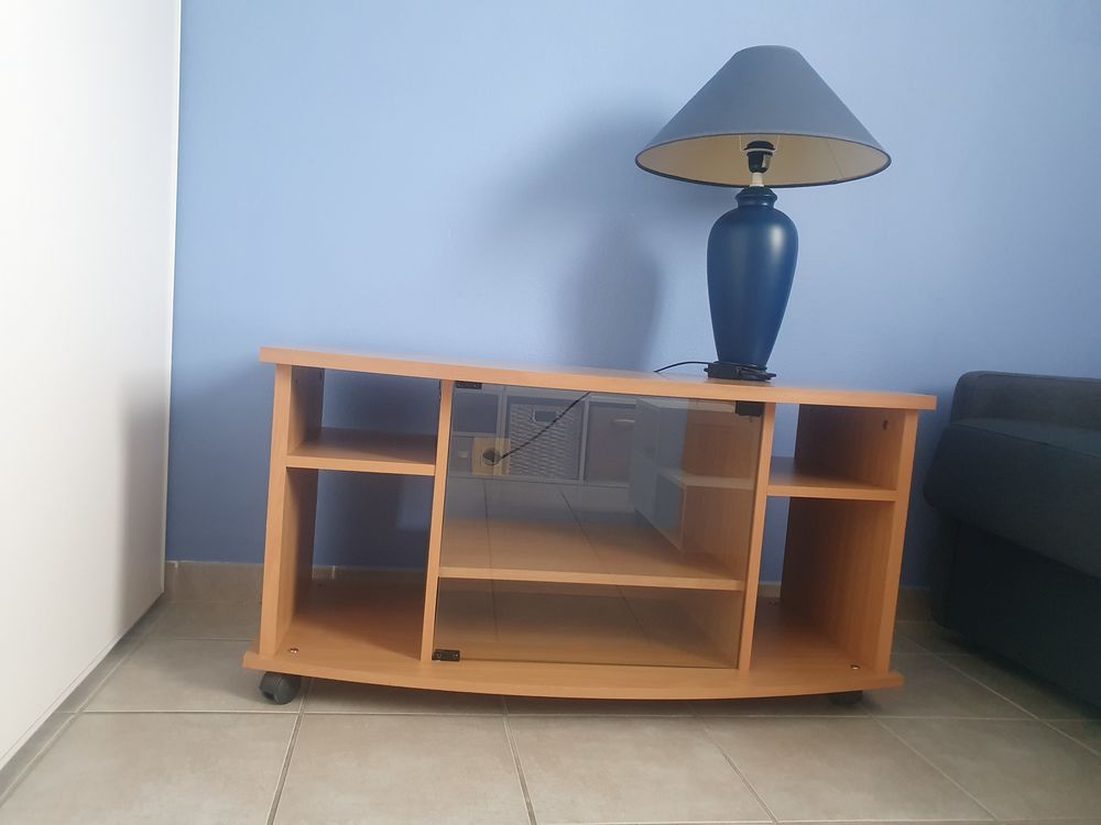 Meuble TV en pin et porte vitr&eacute;e Meubles