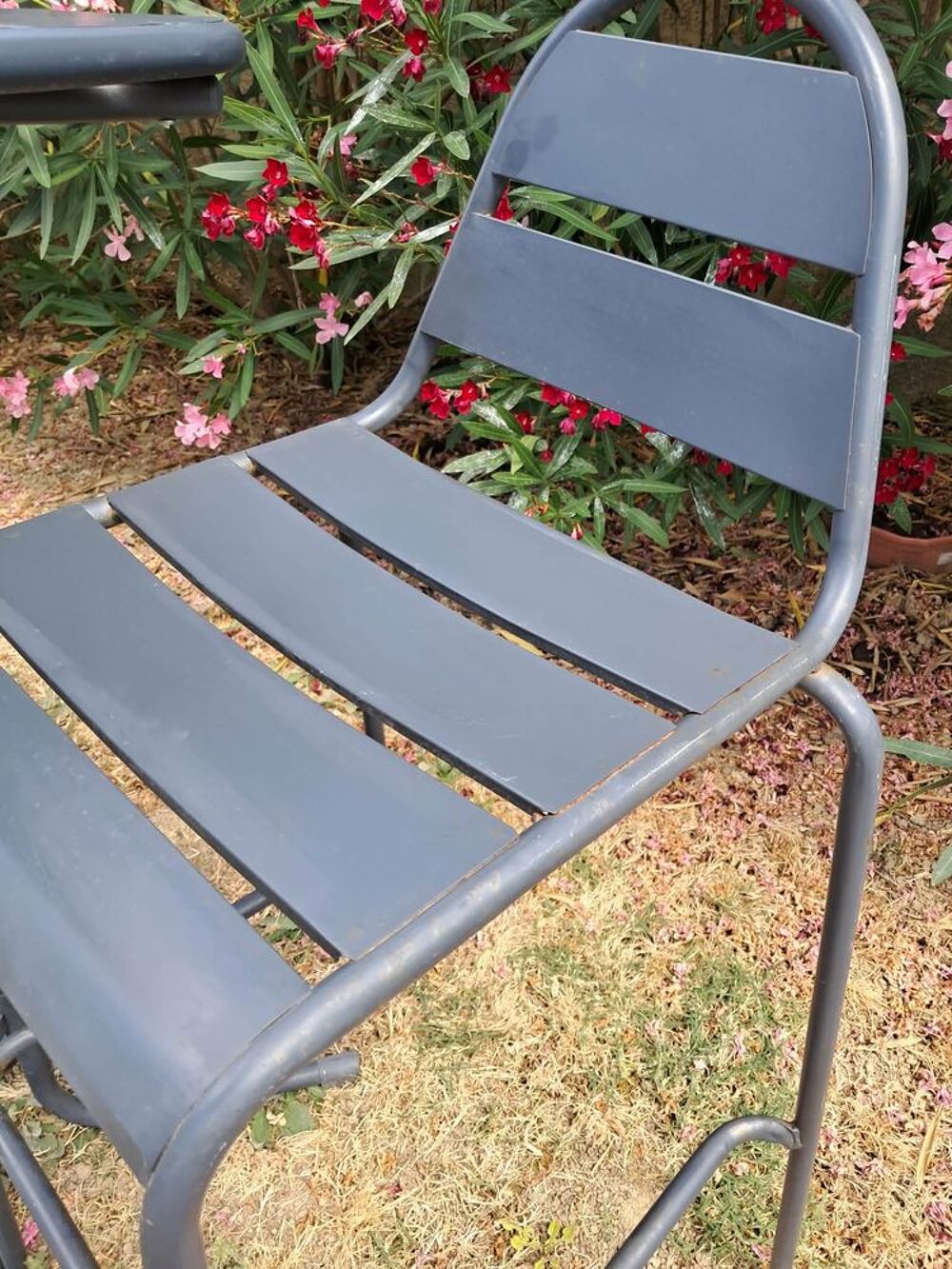 Table haute avec chaises hautes Jardin