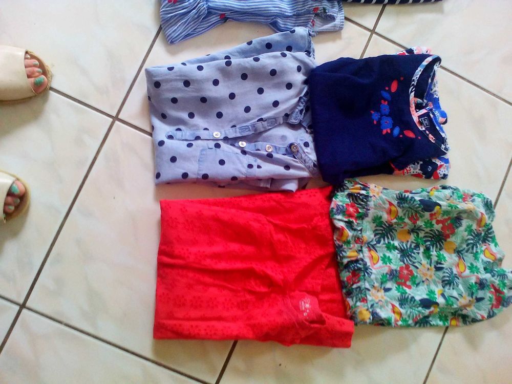 robe lots de quatre Vêtements enfants