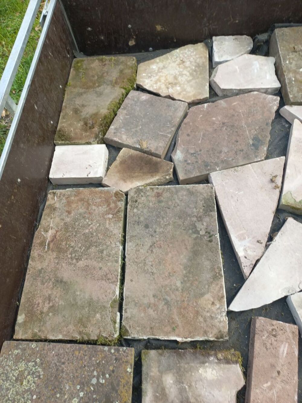 Lot de 3 m&egrave;tre carr&eacute; de dalles en gr&egrave;s des Vosges 150 euros Bricolage