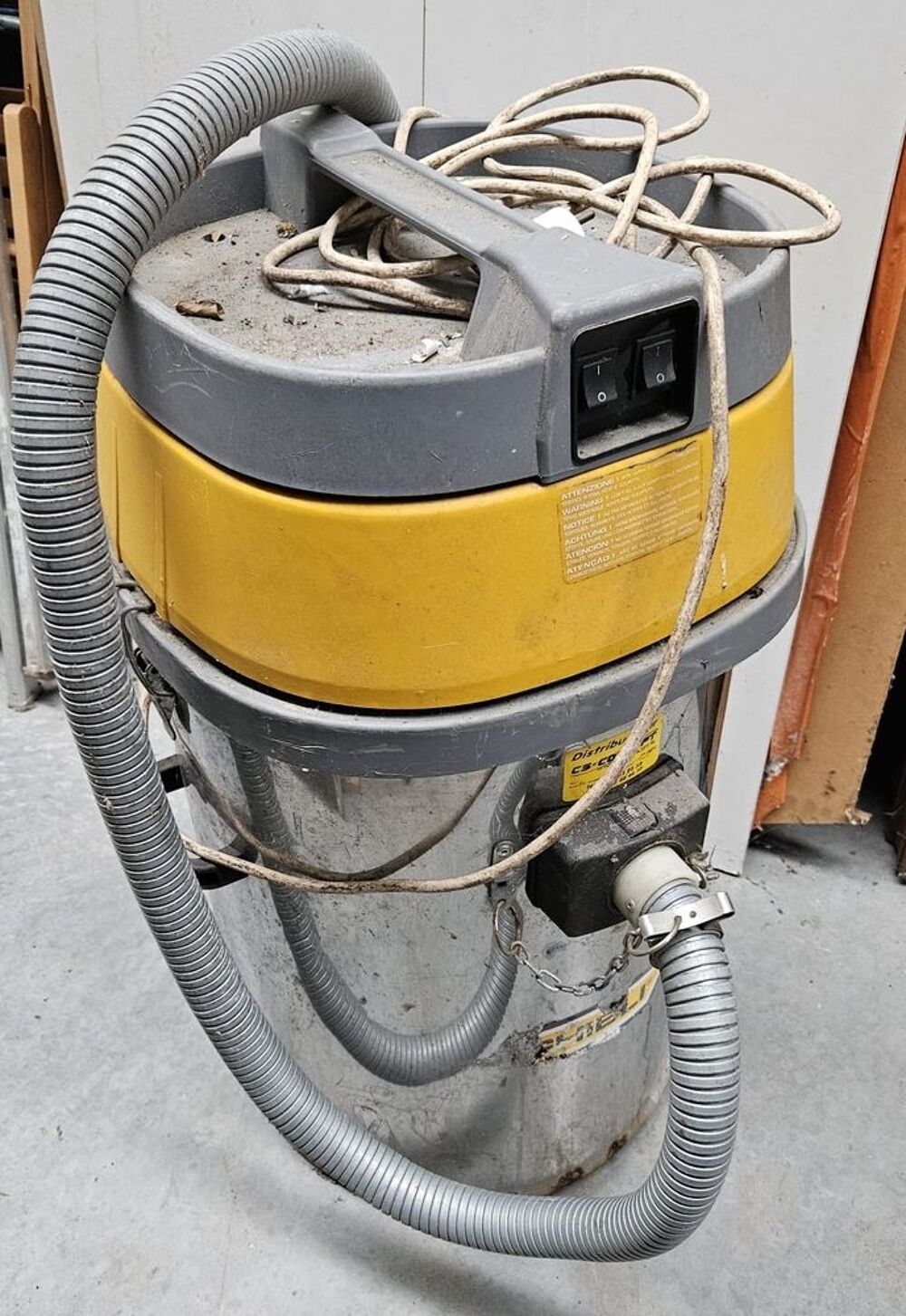 Aspirateur Eau et Poussi&egrave;re 80L Electroménager