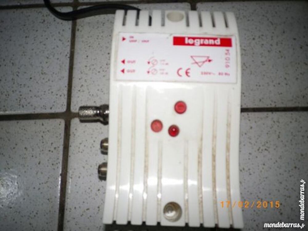 Legrand LEG91054 Amplificateur t&eacute;l&eacute;viseur UHF Vhf Photos/Video/TV