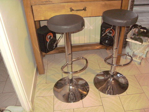 tabourets hauts assise en cuir 30 Saint-Bauzille-de-la-Sylve (34)