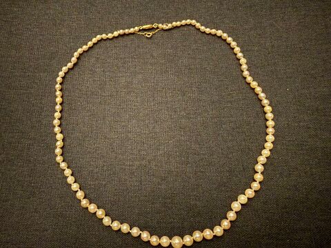 Collier véritables perles de cultures. Auray (56)