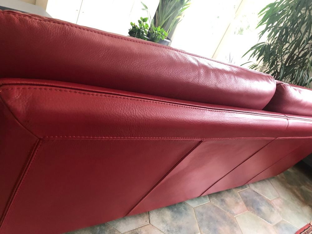 Canap&eacute; 3 place Cuir rouge - Roche Bobois "gondole"
Meubles