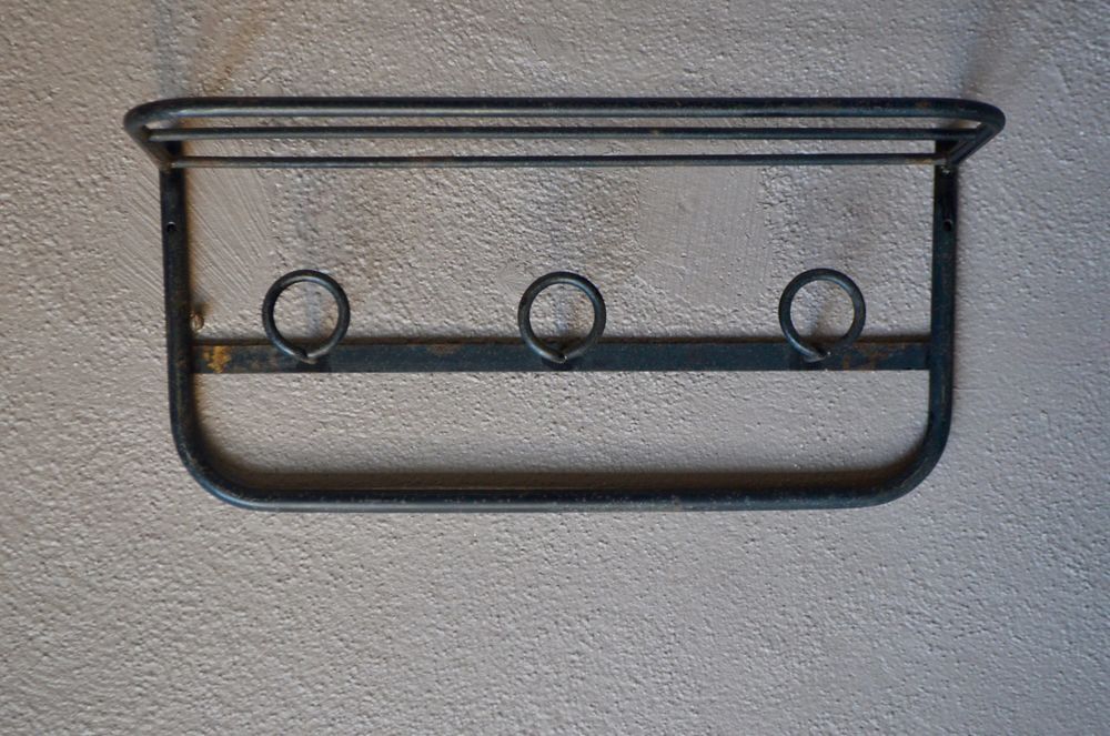 Porte-manteaux mural ancien en m&eacute;tal noir Design fran&ccedil;ais Décoration