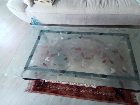 Table basse de salon - socle en fer forg�.
30 Villeneuve-d'Ascq (59)