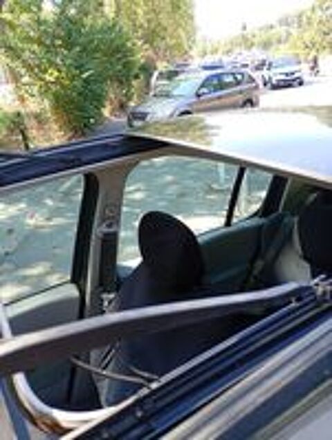 Modus 1.5 dCi 85 Cosmopolitan 2006 occasion 83200 Toulon