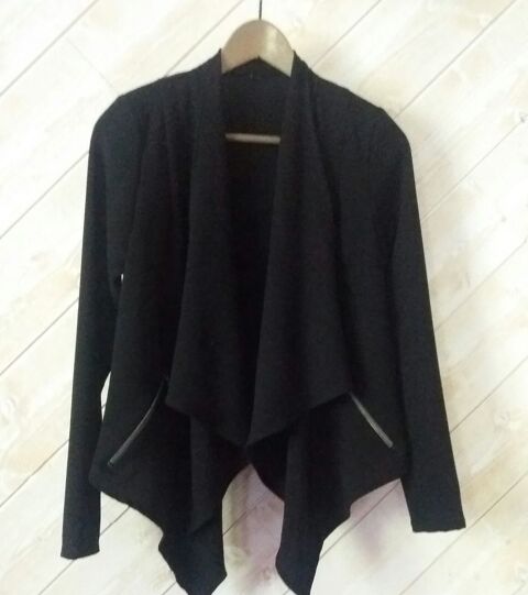 Belle veste courte noire boléro noir Mode à pans T 38 - 40 10 Domart-en-Ponthieu (80)