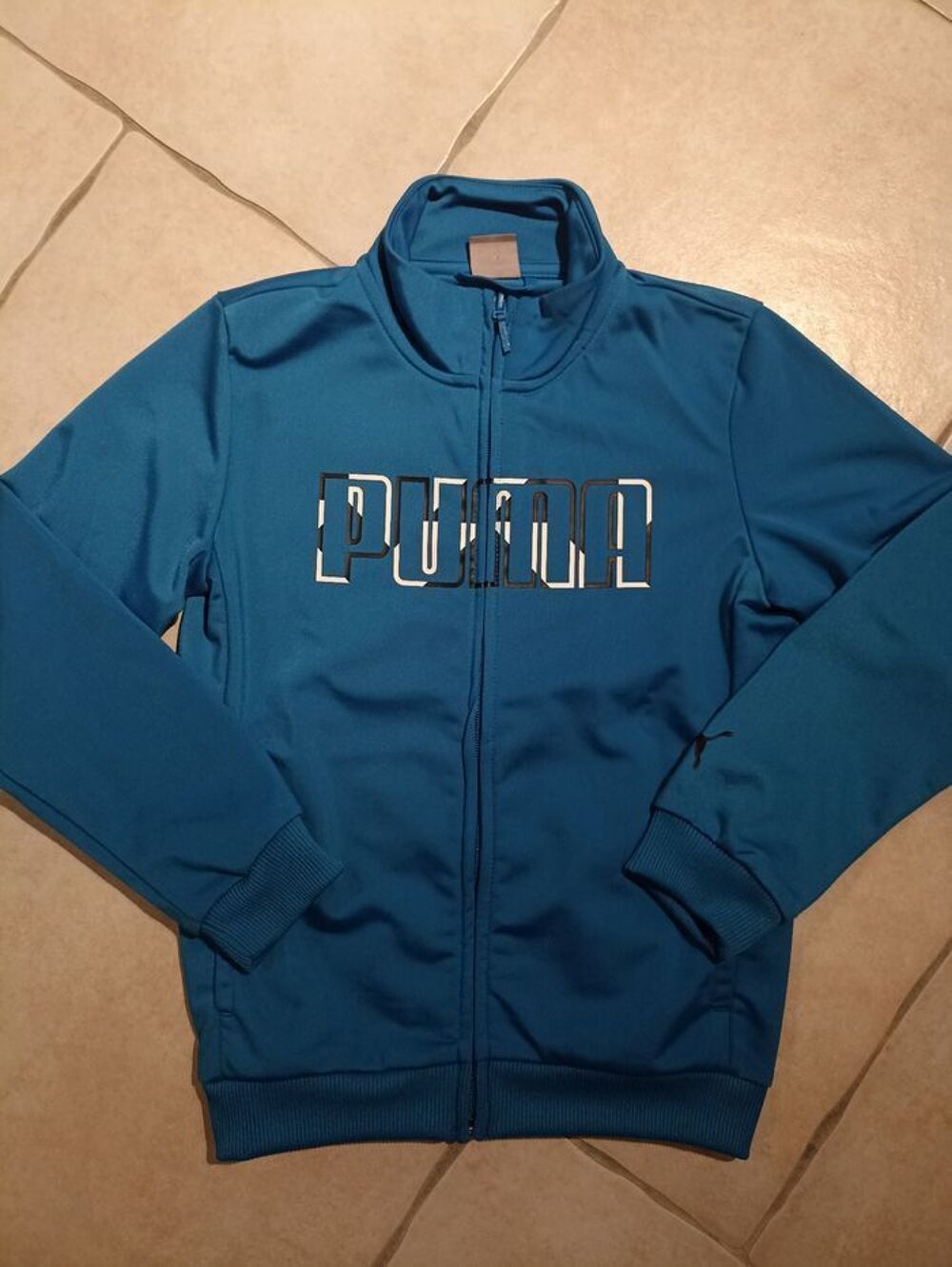Veste de jogging Puma taille 8 ans Vêtements enfants