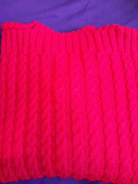 Pull fait main 15 Gentilly (94)