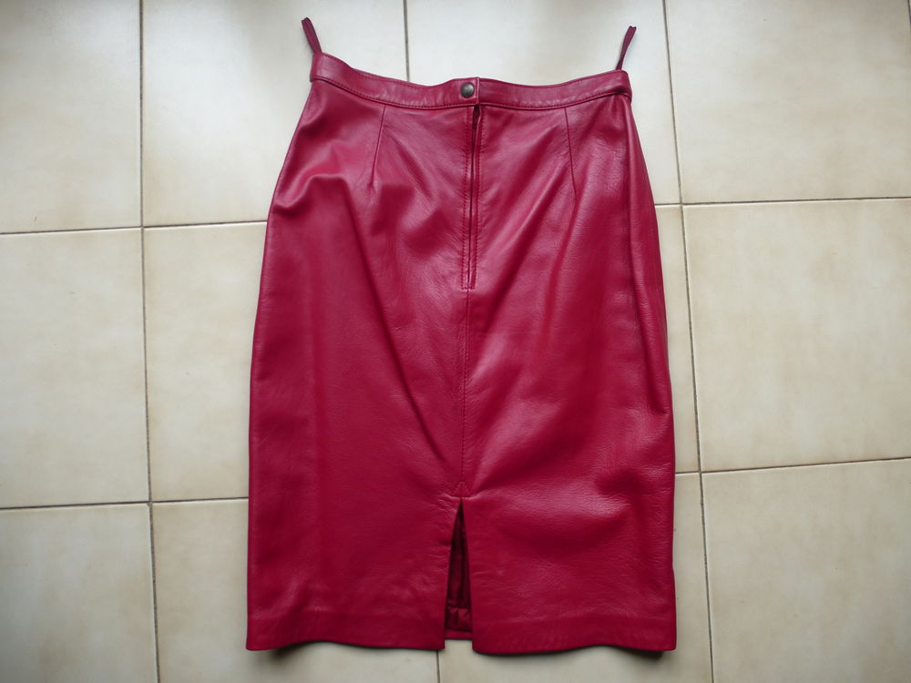 Ensemble veste et jupe en cuir (agneau) TBE Vêtements