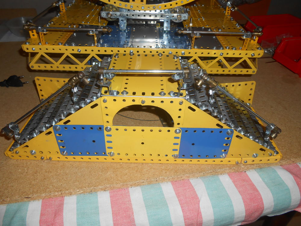 Man&egrave;ge Meccano &quot; TOUTOURNE &quot; Jeux / jouets