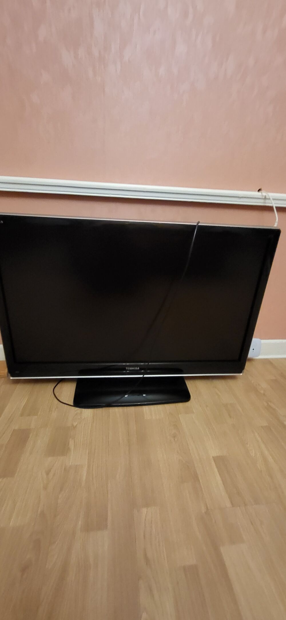 T&eacute;l&eacute;viseur 107cm (42'')Toshiba avec d&eacute;codeur Audio et hifi