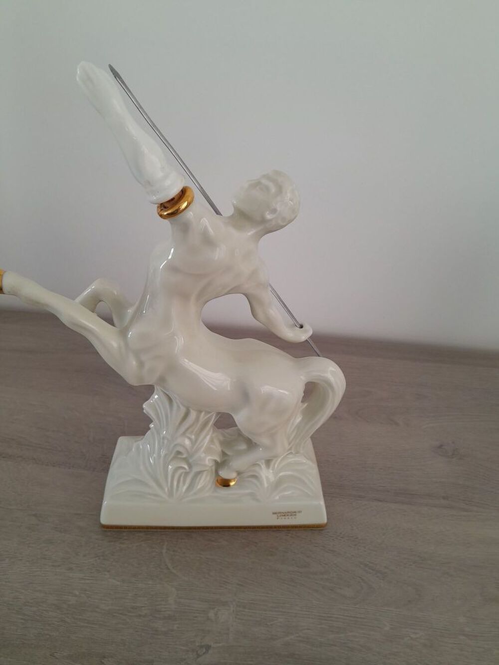 CENTAURE VIDE REMY - MARTIN EN PORCELAINE TEL / 0627473514 
