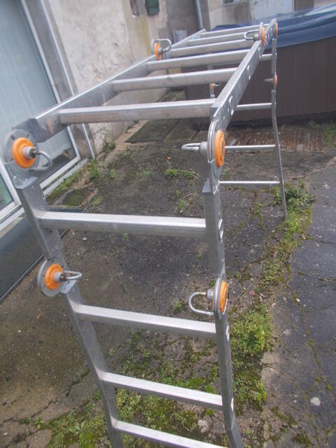 Echelle pliante t�lescopique Tubesca faire prix 150 Saran (45)