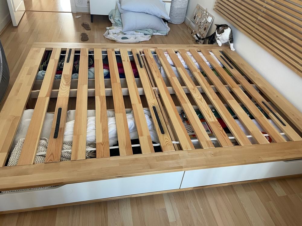 Structure de lit double IKEA Mandal 160x200 et t&ecirc;te de lit Meubles