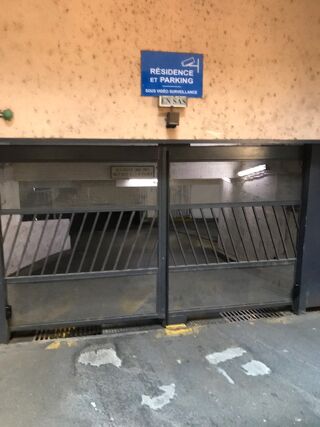  Parking / Garage  louer 14 m