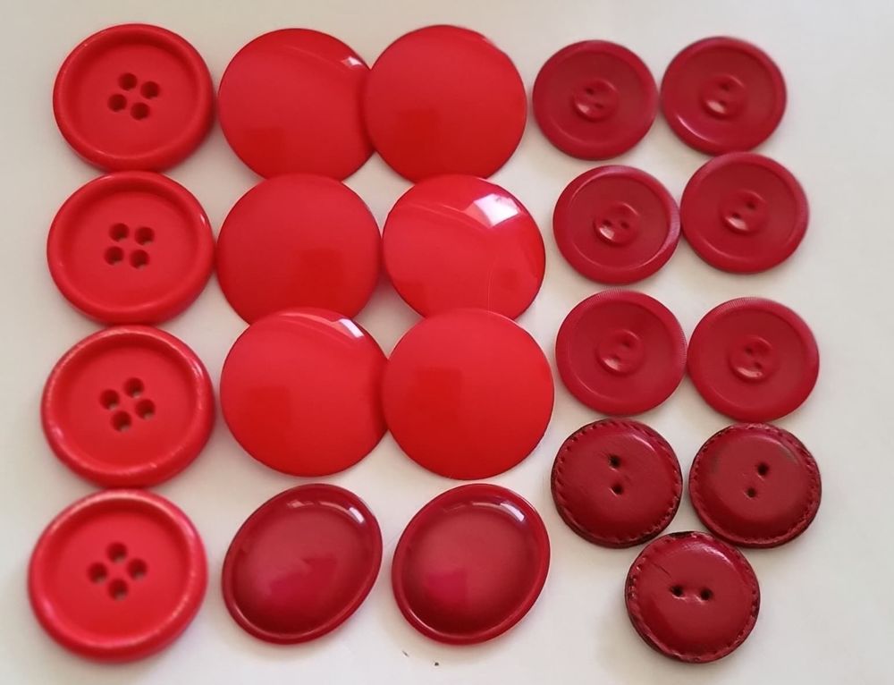 Lot Exceptionnel de 20 Boutons XXL Rouge LOT N&deg;16 