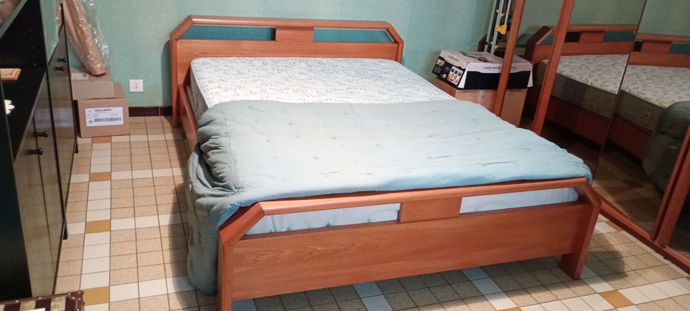 Chambre bois massif, style contemporain. Meubles